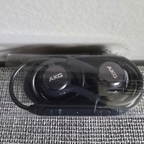 New Authentic Samsung Galaxy AKG Earbuds Black EO-IG955 GH59-14744A - Picture 1 of 3
